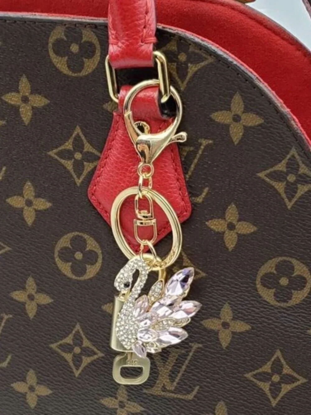 Authentic Louis Vuitton Gold Lock 🔒 Keychain Bag Unbranded Swan Charm LV